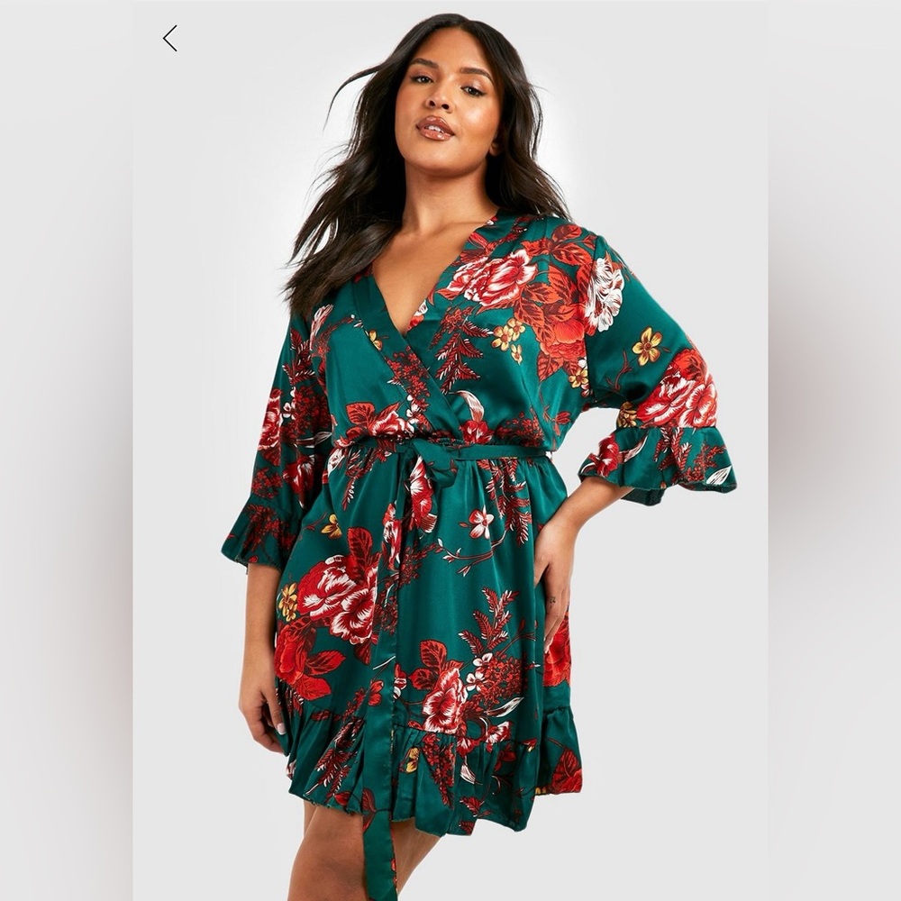 NWT PLUS FLORAL WRAP BELTED DRESS – SIZE 24 – BOOHOO PLUS